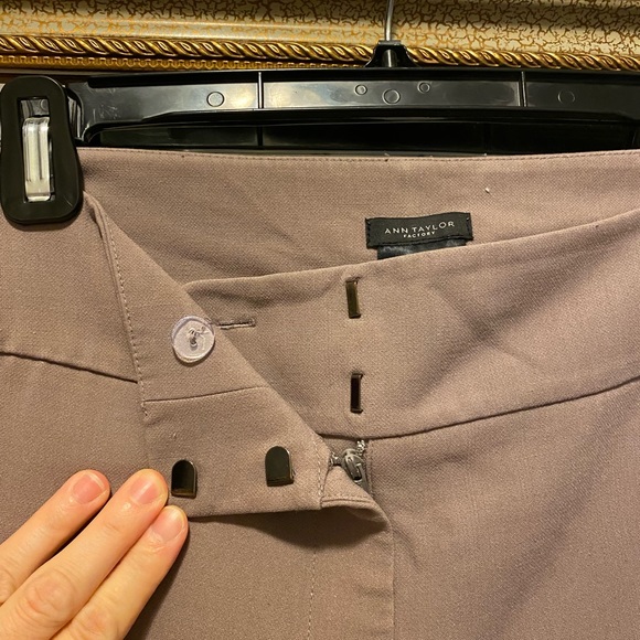 Ann Taylor Factory Signature Bootcut Trousers | Size 6 - Picture 8 of 8